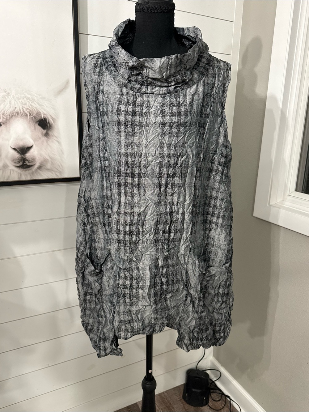 Sun Kim Cowl Neck Tunic Top Black & Gray Size Large Abstract